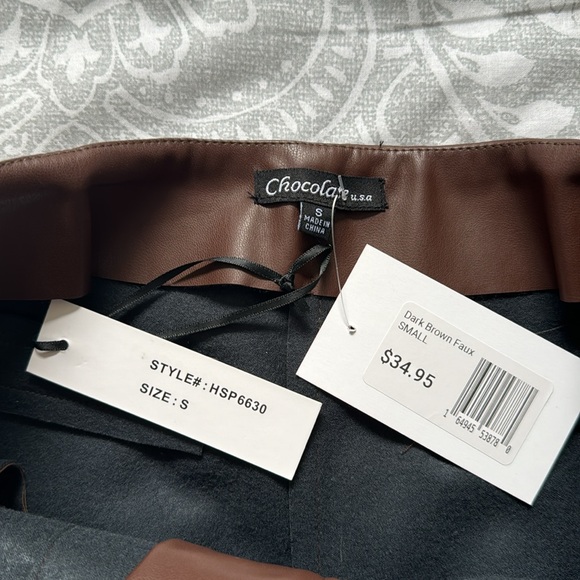 Chocolate leather shorts - Picture 4 of 4